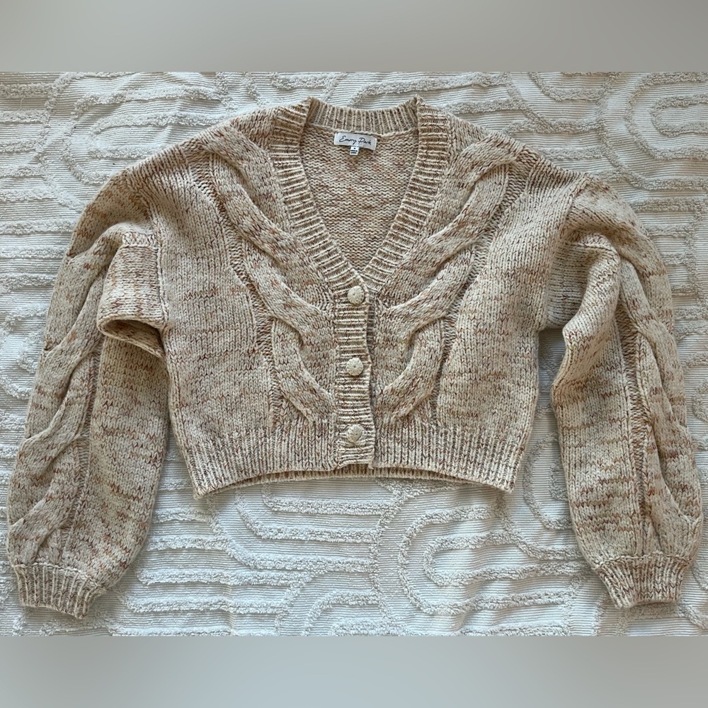 Buttoned cardigan with multi colored woven knit